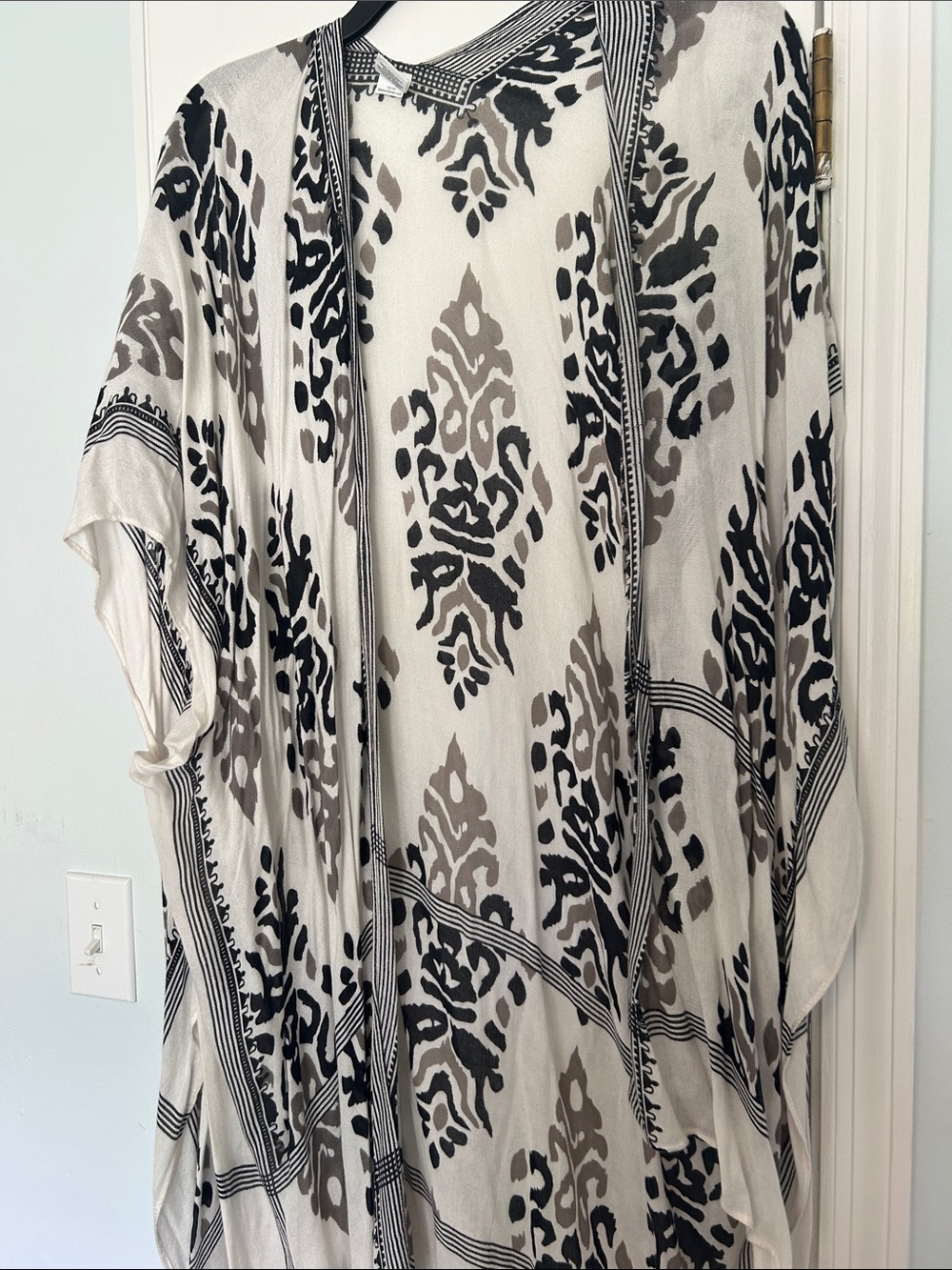 Elegant Black and Taupe Print Sheer Kimono cardigan
